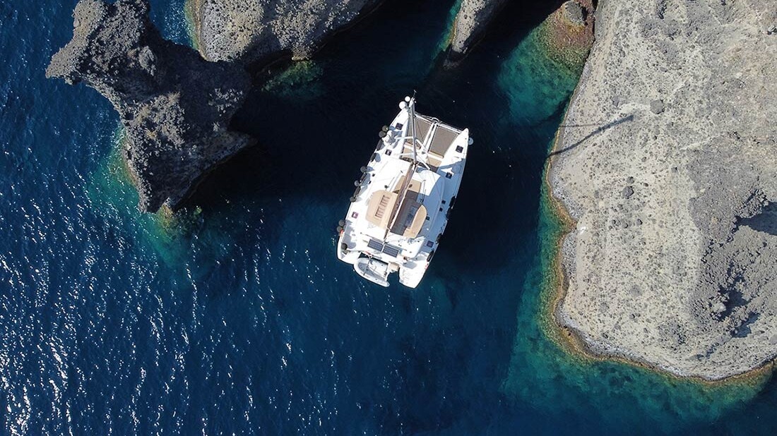 Santorin, Croisi&egrave;re en Catamaran